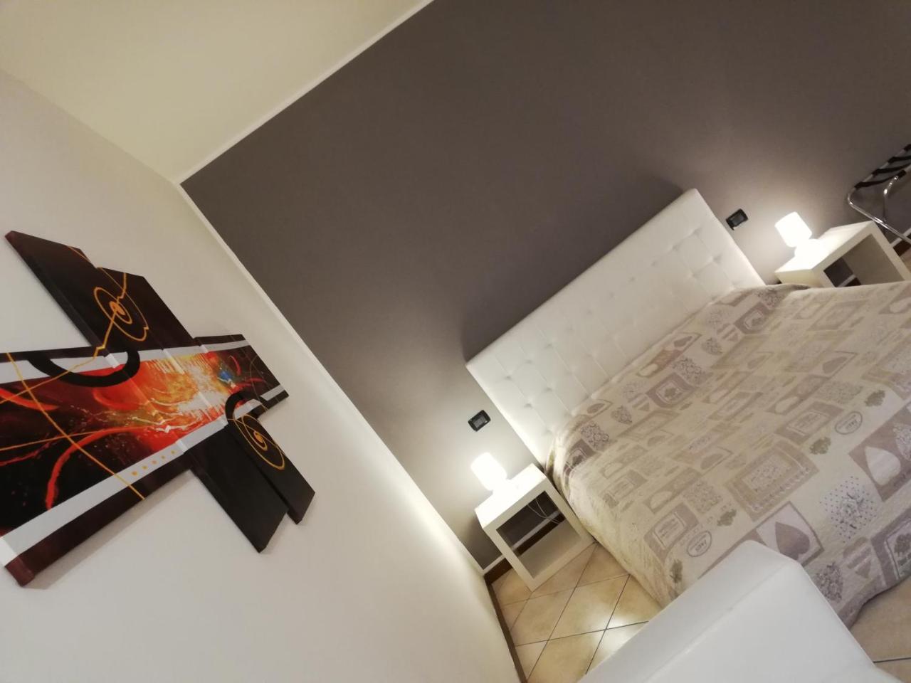 דירות בולוניה Residenza Ugo Bassi מראה חיצוני תמונה